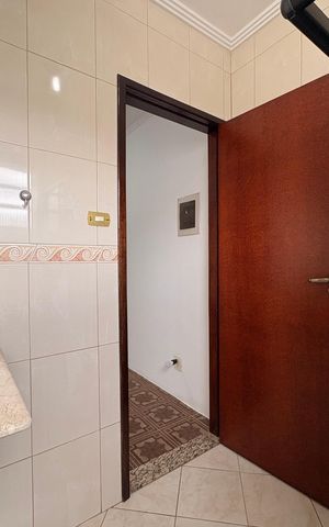 Casa à venda com 149m², 3 quartos e 4 vagas Casa à venda com 149m², 3 quartos e 4 vagasBanheiro