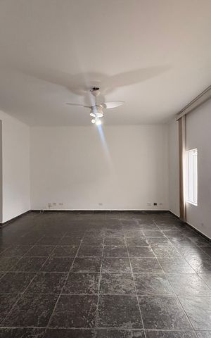 Casa à venda com 149m², 3 quartos e 4 vagas Casa à venda com 149m², 3 quartos e 4 vagasSala