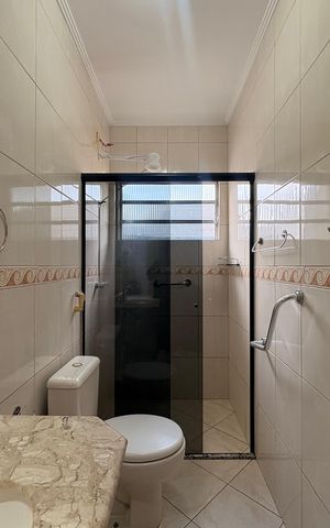 Casa à venda com 149m², 3 quartos e 4 vagas Casa à venda com 149m², 3 quartos e 4 vagasBanheiro da Suíte