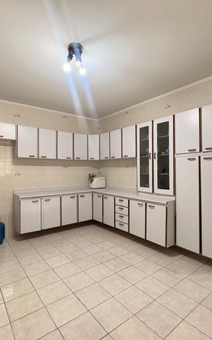 Casa à venda com 149m², 3 quartos e 4 vagas Casa à venda com 149m², 3 quartos e 4 vagasCozinha