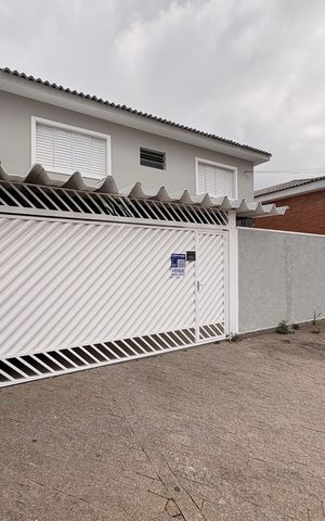 Casa à venda com 149m², 3 quartos e 4 vagas Casa à venda com 149m², 3 quartos e 4 vagasFachada + plaquinha: YSQQ-186