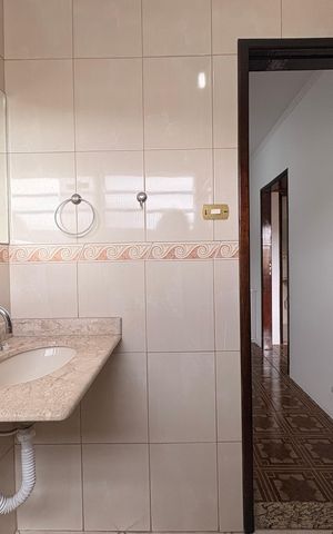 Casa à venda com 149m², 3 quartos e 4 vagas Casa à venda com 149m², 3 quartos e 4 vagasBanheiro