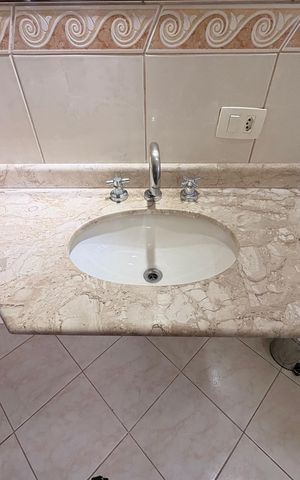 Casa à venda com 149m², 3 quartos e 4 vagas Casa à venda com 149m², 3 quartos e 4 vagasBanheiro da Suíte