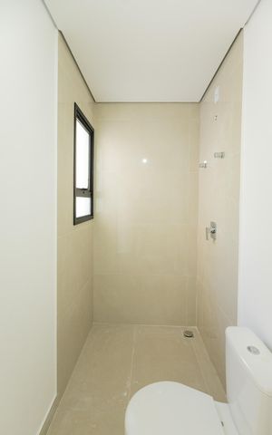 Casa de condomínio à venda com 350m², 4 quartos e 4 vagas Casa de condomínio à venda com 350m², 4 quartos e 4 vagasBanheiro da Suíte 1
