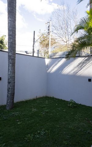 Casa de condomínio à venda com 350m², 4 quartos e 4 vagas Casa de condomínio à venda com 350m², 4 quartos e 4 vagasJardim