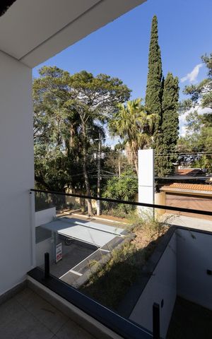 Casa de condomínio à venda com 350m², 4 quartos e 4 vagas Casa de condomínio à venda com 350m², 4 quartos e 4 vagasQuarto 1 - 1 Suíte varanda