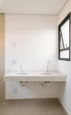 Casa de condomínio à venda com 350m², 4 quartos e 4 vagas Casa de condomínio à venda com 350m², 4 quartos e 4 vagasBanheiro da Suíte 4