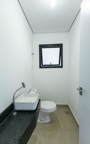 Casa de condomínio à venda com 350m², 4 quartos e 4 vagas Casa de condomínio à venda com 350m², 4 quartos e 4 vagasLavabo