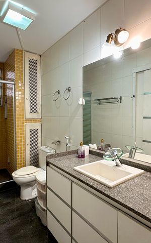 Apartamento à venda com 130m², 4 quartos e 1 vagaBanheiro Social 2