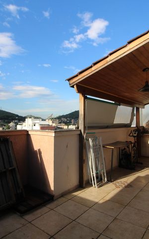 Apartamento à venda com 158m², 3 quartos e 2 vagasCobertura