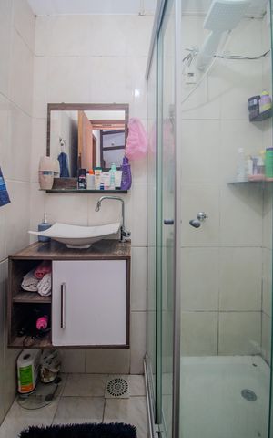 Casa de condomínio à venda com 67m², 3 quartos e 2 vagas Casa de condomínio à venda com 67m², 3 quartos e 2 vagasBanheiro