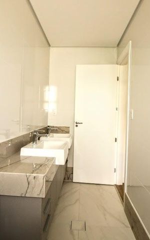 Apartamento à venda com 107m², 3 quartos e 3 vagasBanheiro 