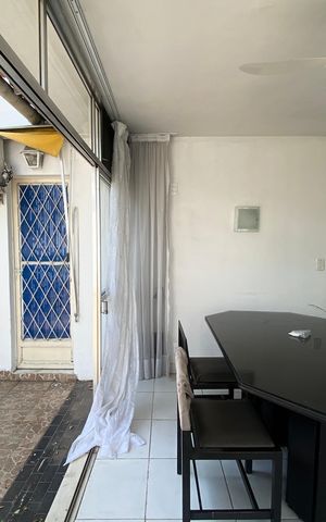 Apartamento à venda com 240m², 3 quartos e sem vaga Apartamento à venda com 240m², 3 quartos e sem vagaSala