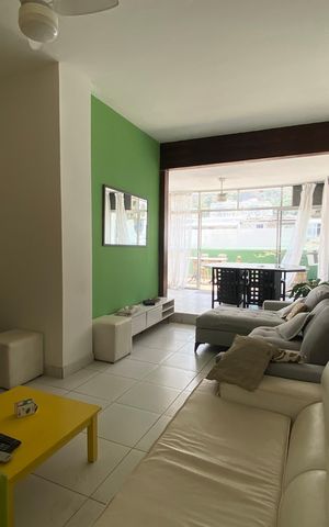 Apartamento à venda com 240m², 3 quartos e sem vaga Apartamento à venda com 240m², 3 quartos e sem vagaSala