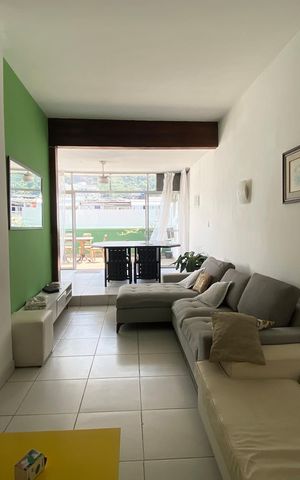 Apartamento à venda com 240m², 3 quartos e sem vaga Apartamento à venda com 240m², 3 quartos e sem vagaSala