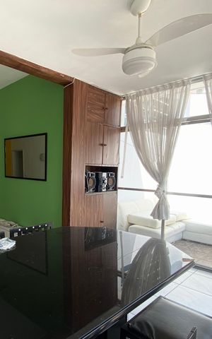 Apartamento à venda com 240m², 3 quartos e sem vaga Apartamento à venda com 240m², 3 quartos e sem vagaSala