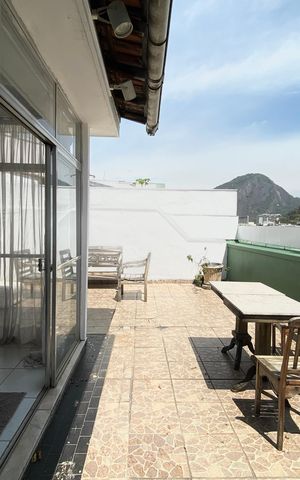 Apartamento à venda com 240m², 3 quartos e sem vaga Apartamento à venda com 240m², 3 quartos e sem vagaVaranda sala