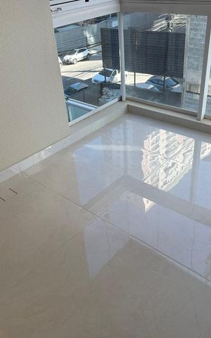 Apartamento à venda com 76m², 2 quartos e 1 vaga Apartamento à venda com 76m², 2 quartos e 1 vagaVaranda