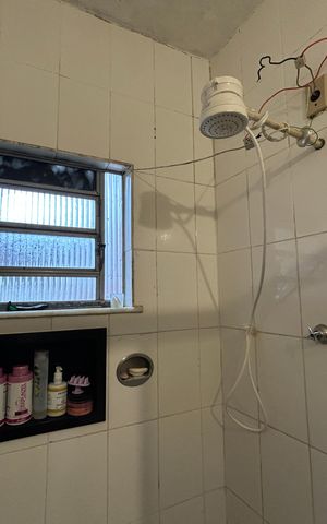 Casa à venda com 118m², 2 quartos e 1 vagaBanheiro Social