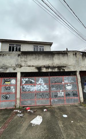 Casa à venda com 118m², 2 quartos e 1 vagaFachada