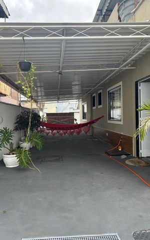 Casa à venda com 300m², 2 quartos e 4 vagas