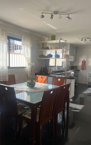 Casa à venda com 262m², 3 quartos e 6 vagas