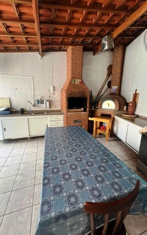 Casa à venda com 262m², 3 quartos e 6 vagas