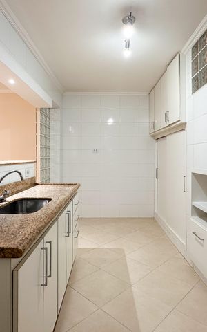 Casa à venda com 191m², 3 quartos e 2 vagas Casa à venda com 191m², 3 quartos e 2 vagasCozinha