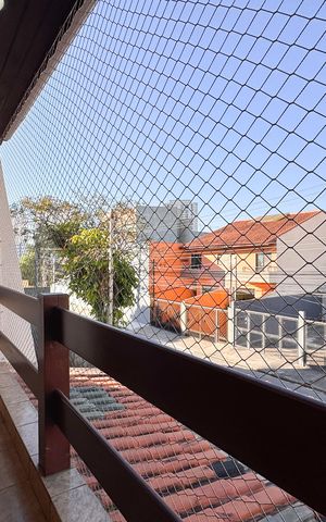 Casa à venda com 191m², 3 quartos e 2 vagas Casa à venda com 191m², 3 quartos e 2 vagasSacada do Quarto 3