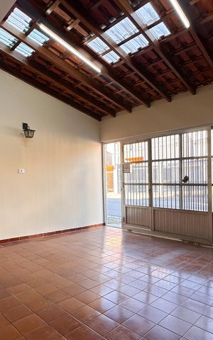 Casa à venda com 191m², 3 quartos e 2 vagas Casa à venda com 191m², 3 quartos e 2 vagasGaragem