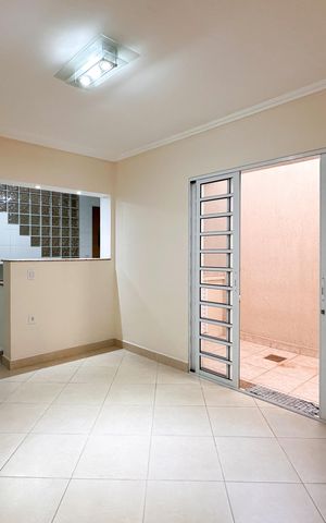 Casa à venda com 191m², 3 quartos e 2 vagas Casa à venda com 191m², 3 quartos e 2 vagasCopa