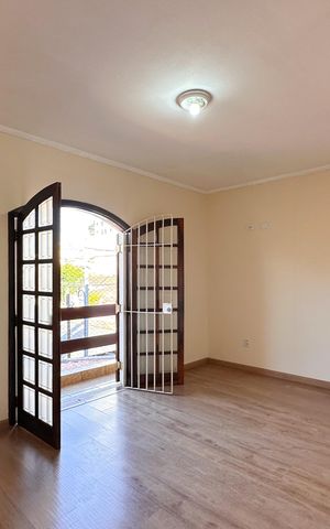 Casa à venda com 191m², 3 quartos e 2 vagas Casa à venda com 191m², 3 quartos e 2 vagasQuarto 3