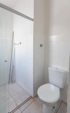 Casa à venda com 200m², 4 quartos e 2 vagas Casa à venda com 200m², 4 quartos e 2 vagasBanheiro da Edícula