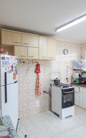 Casa à venda com 200m², 4 quartos e 2 vagas Casa à venda com 200m², 4 quartos e 2 vagasCozinha