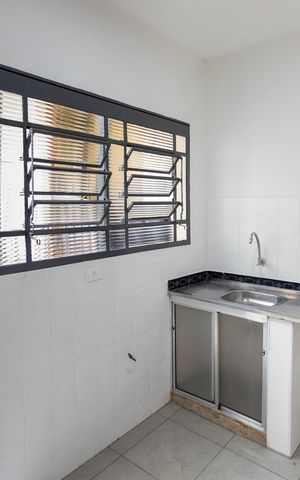 Casa à venda com 200m², 4 quartos e 2 vagas Casa à venda com 200m², 4 quartos e 2 vagasCozinha da Edícula