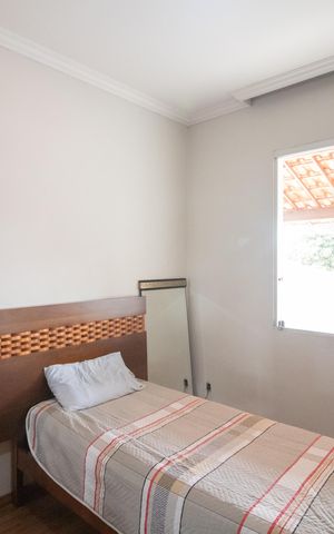 Casa à venda com 520m², 4 quartos e 3 vagas Casa à venda com 520m², 4 quartos e 3 vagasQuarto 2