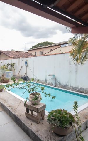 Casa à venda com 520m², 4 quartos e 3 vagas Casa à venda com 520m², 4 quartos e 3 vagasÁrea Externa