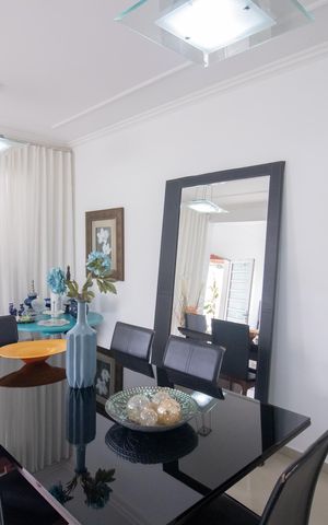 Casa à venda com 520m², 4 quartos e 3 vagas Casa à venda com 520m², 4 quartos e 3 vagasSala