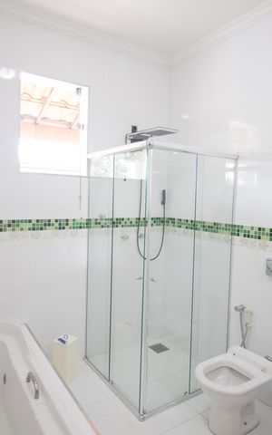 Casa à venda com 520m², 4 quartos e 3 vagas Casa à venda com 520m², 4 quartos e 3 vagasBanheiro da Suíte