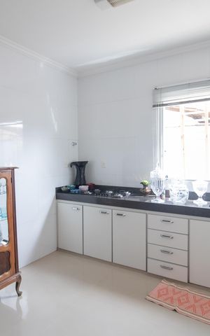 Casa à venda com 520m², 4 quartos e 3 vagas Casa à venda com 520m², 4 quartos e 3 vagasSala de Jantar