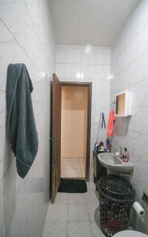 Casa à venda com 520m², 4 quartos e 3 vagas Casa à venda com 520m², 4 quartos e 3 vagasBanheiro Social da Casa Auxiliar