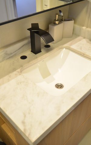 Apartamento à venda com 87m², 2 quartos e 2 vagasBanheiro da Suíte