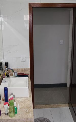 Casa à venda com 230m², 3 quartos e 2 vagasBanheiro social