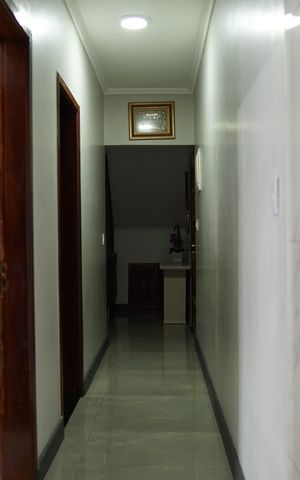 Casa à venda com 230m², 3 quartos e 2 vagasCorredor