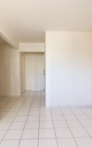 Apartamento para alugar com 72m², 2 quartos e 1 vaga Apartamento para alugar com 72m², 2 quartos e 1 vagaSala