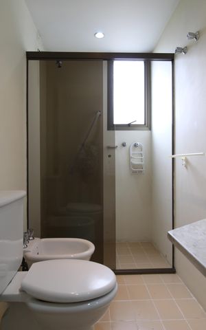 Apartamento à venda com 173m², 3 quartos e 2 vagasBanheiro da Suíte 1