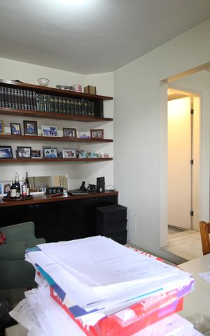 Apartamento à venda com 173m², 3 quartos e 2 vagasEscritório