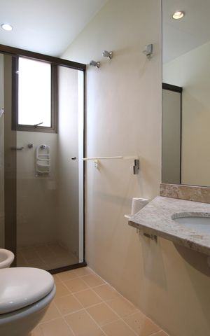 Apartamento à venda com 173m², 3 quartos e 2 vagasBanheiro da Suíte 1