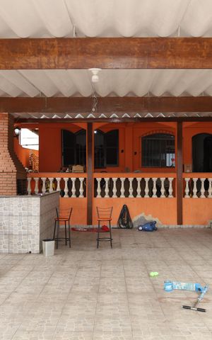 Casa à venda com 200m², 3 quartos e 3 vagasQuintal e área da churrasqueira