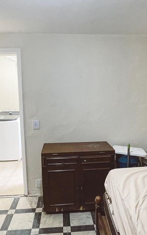 Casa à venda com 500m², 4 quartos e NaN vagas Casa à venda com 500m², 4 quartos e NaN vagasQuarto de Serviço